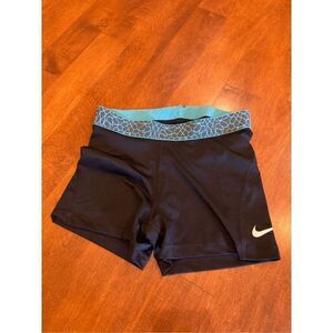 Woman’s Nike dri fit pro workout pants size medium